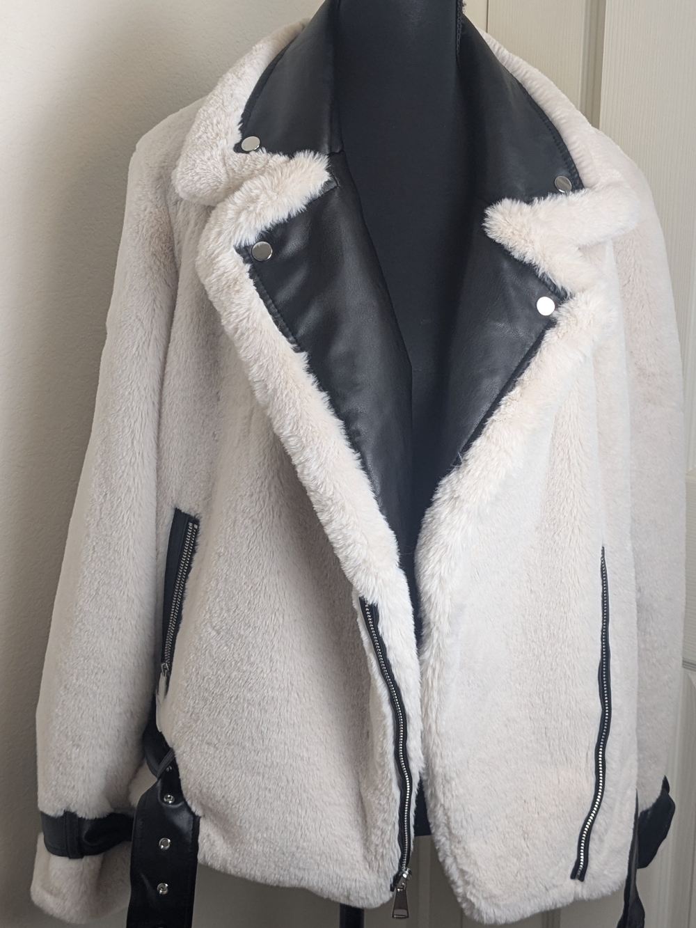 Express NWT Faux Fur Moto Jacket Ivory Black Belted Size M $198